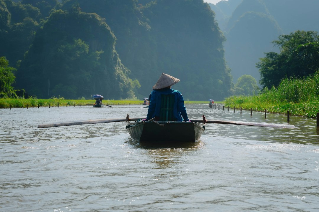 Ảnh tư liệu sông nước Việt Nam minh họa cảnh báo triều cường ven biển Nam Bộ cuối tháng 10 năm 2026